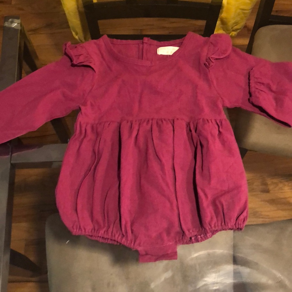 Little girls cotton tops in  rose and wine.